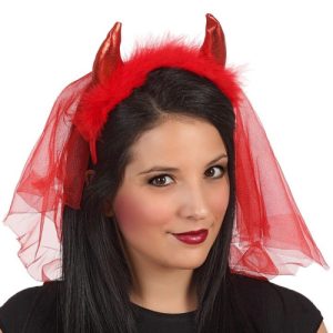 Chifres de diabo com véu vermelho